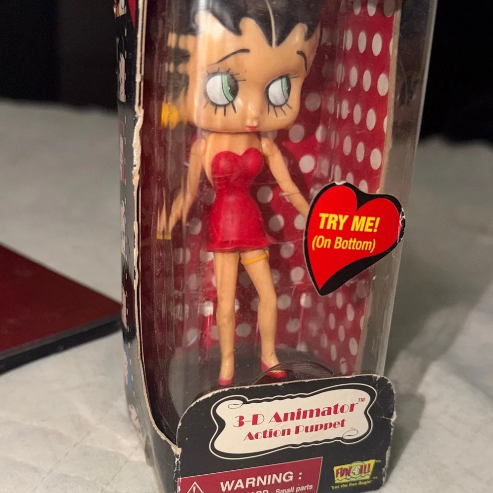 Betty Boop 3D Animator Action Puppet - Red and Black - Picture 4 of 5